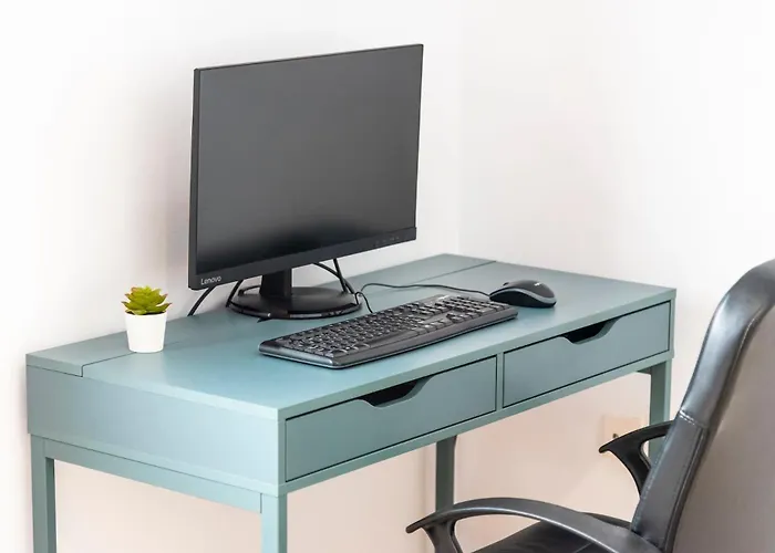 Quiet And Cozy Workation Place Near The Town Center With Cliffs And Ocean View