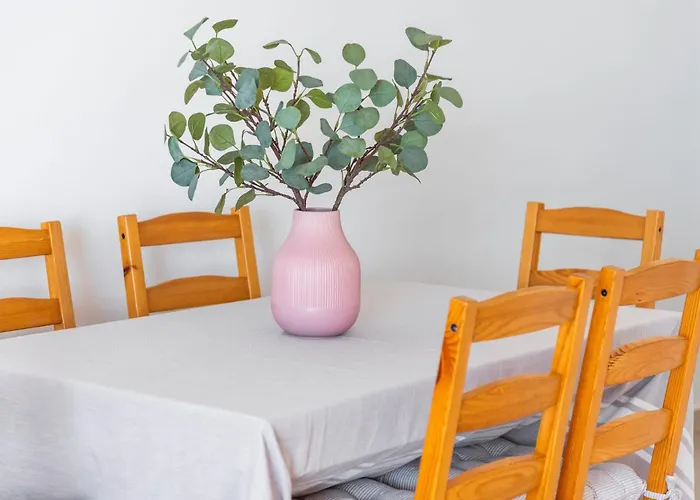 Quiet And Cozy Workation Place Near The Town Center With Cliffs And Ocean View