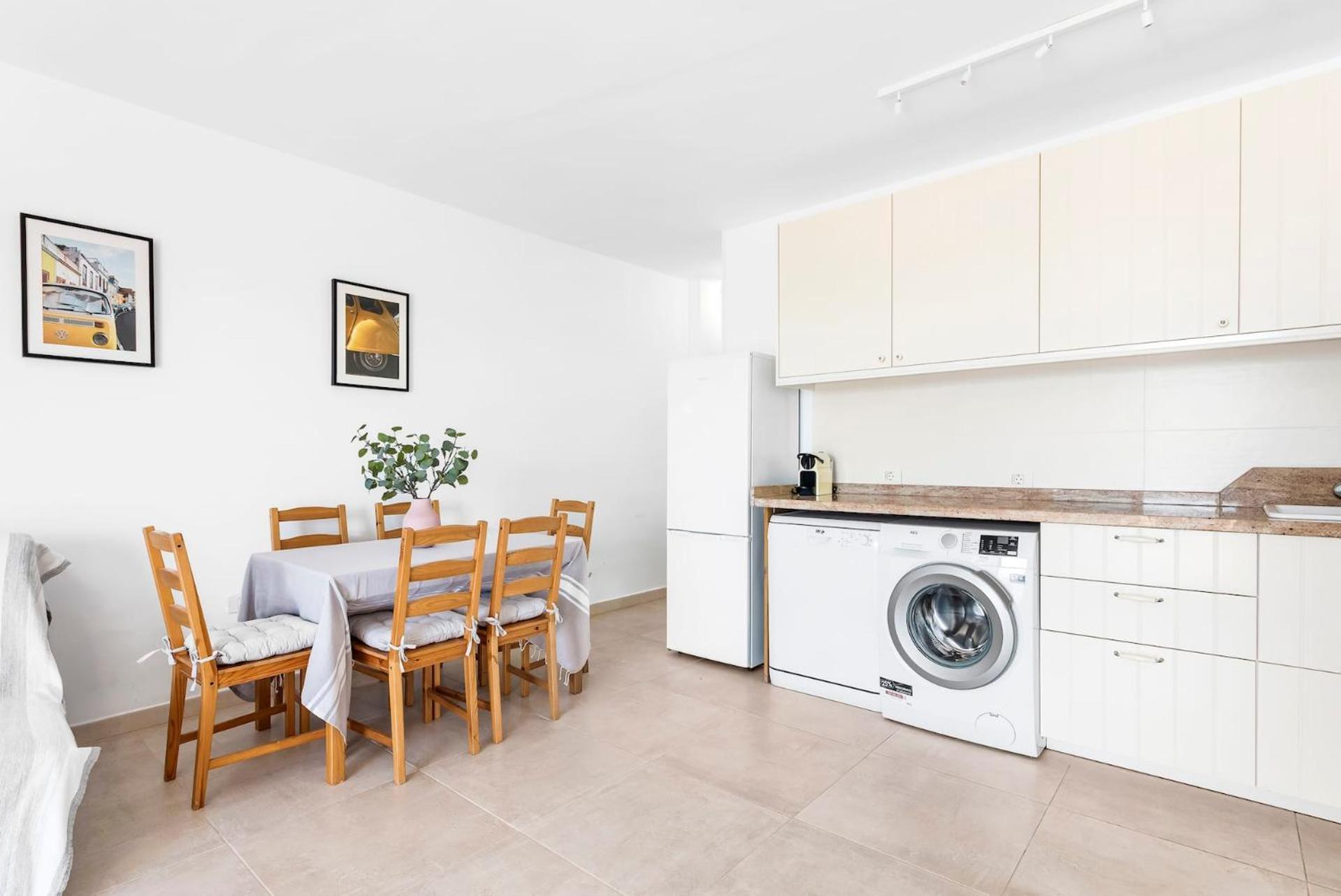 Quiet And Cozy Workation Place Near The Town Center With Cliffs And Ocean View Apartment