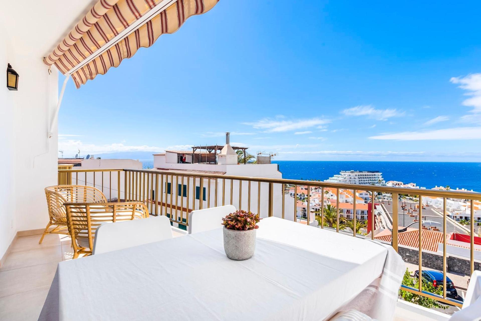 Apartment Quiet And Cozy Workation Place Near The Town Center With Cliffs And Ocean View Puerto de Santiago (Tenerife)