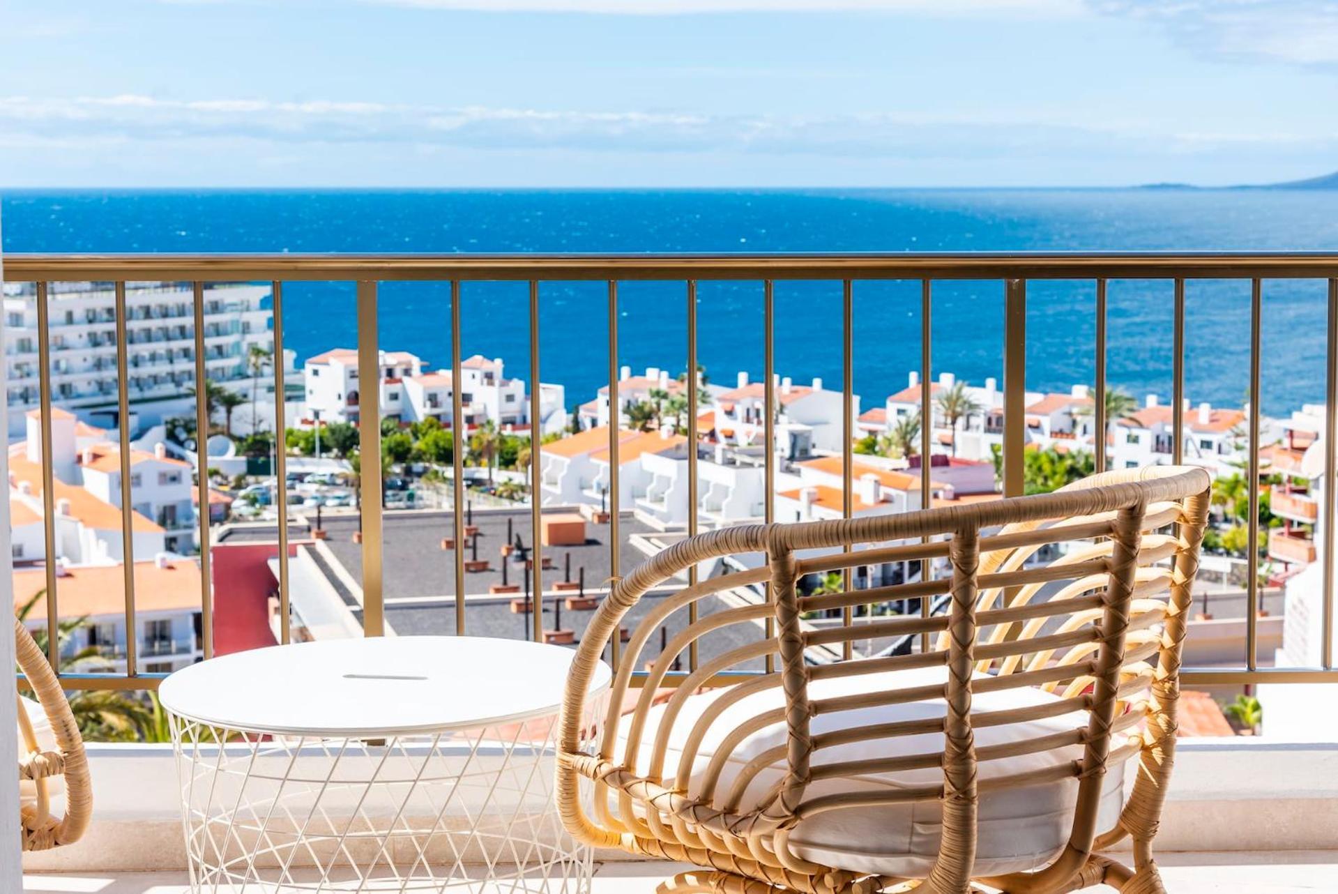 Quiet And Cozy Workation Place Near The Town Center With Cliffs And Ocean View * Puerto de Santiago (Tenerife)